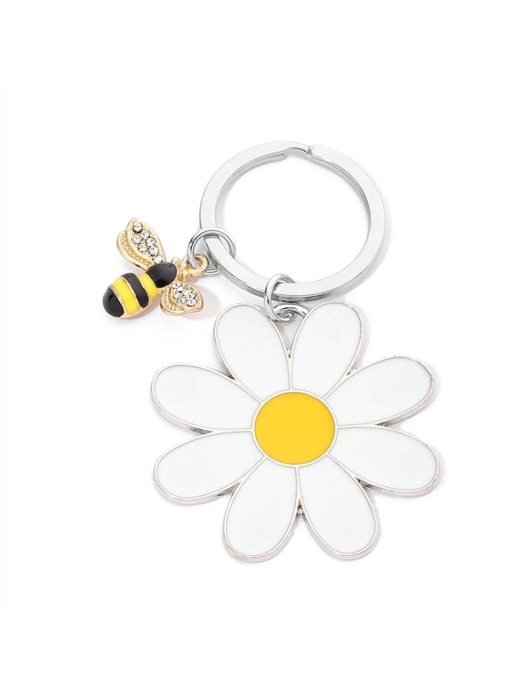 Lovely White Daisy Keychain Enamel Crystal Bee Metal Keychains Flower Charm Pendant Purse Bag Decoration Women Girls Accessories
