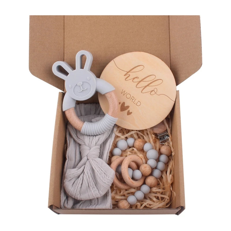 Baby Bath Towel Set Bibs Double Sided Cotton Blanket Wooden Rattle Brushs Pacifier Chain Bracelet Baby Stuff Home Newborn Gifts