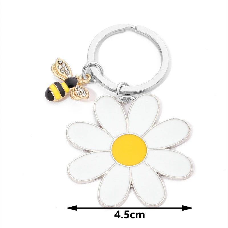 Lovely White Daisy Keychain Enamel Crystal Bee Metal Keychains Flower Charm Pendant Purse Bag Decoration Women Girls Accessories
