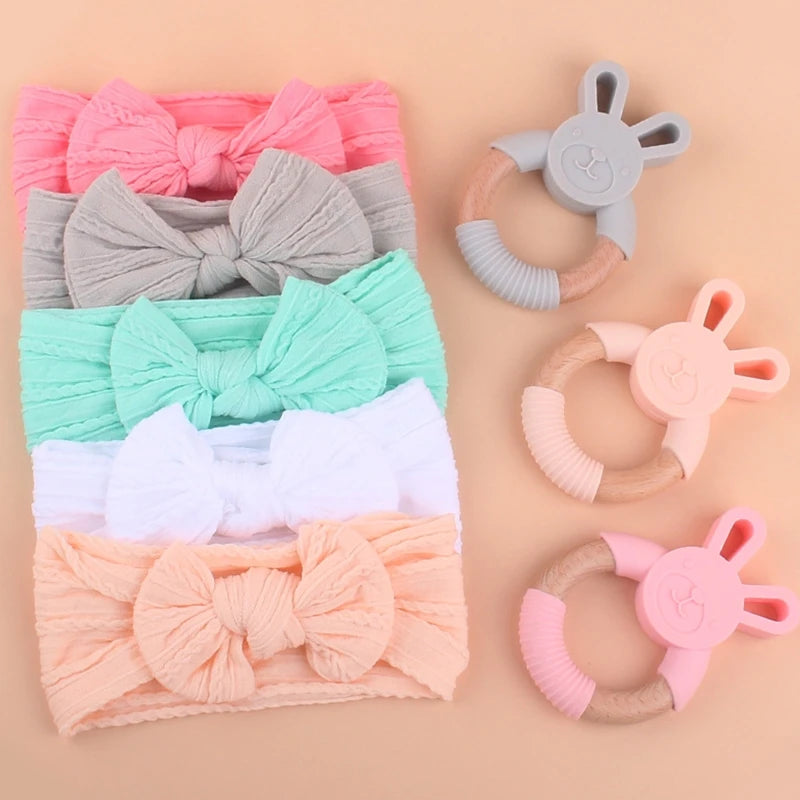 Baby Bath Towel Set Bibs Double Sided Cotton Blanket Wooden Rattle Brushs Pacifier Chain Bracelet Baby Stuff Home Newborn Gifts
