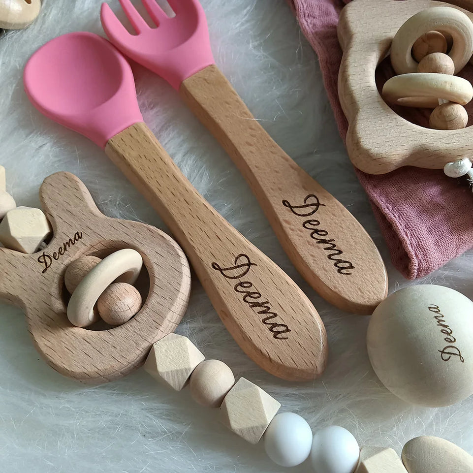 10 Pieces Of Personalized Name Newborn Bath Toy Gift Set 0-12 Months Old Baby Rattle Toy Baby Boy Girl Birth Name Plate Gift Set