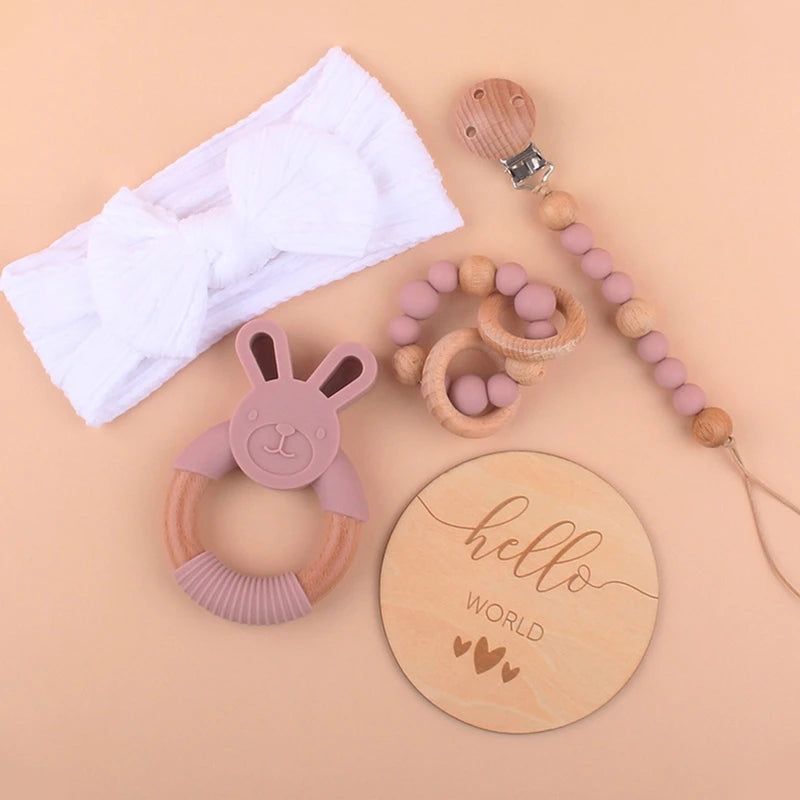 Baby Bath Towel Set Bibs Double Sided Cotton Blanket Wooden Rattle Brushs Pacifier Chain Bracelet Baby Stuff Home Newborn Gifts