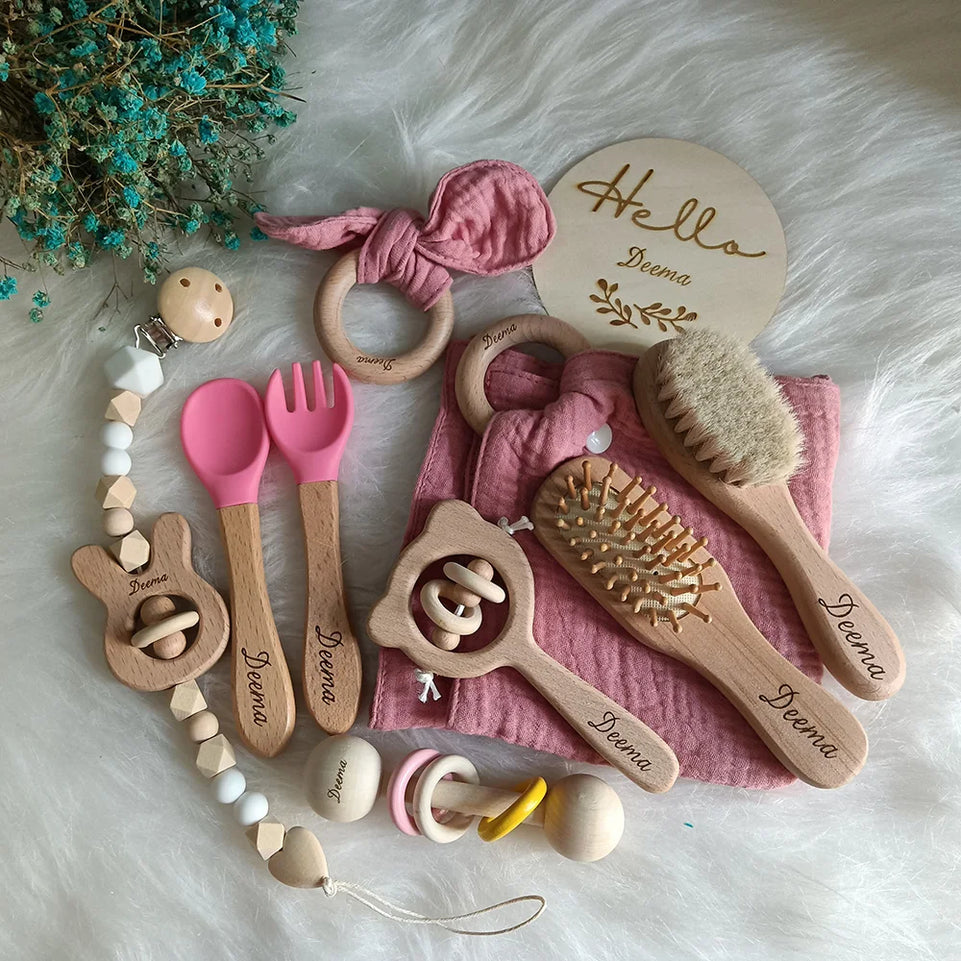 10 Pieces Of Personalized Name Newborn Bath Toy Gift Set 0-12 Months Old Baby Rattle Toy Baby Boy Girl Birth Name Plate Gift Set