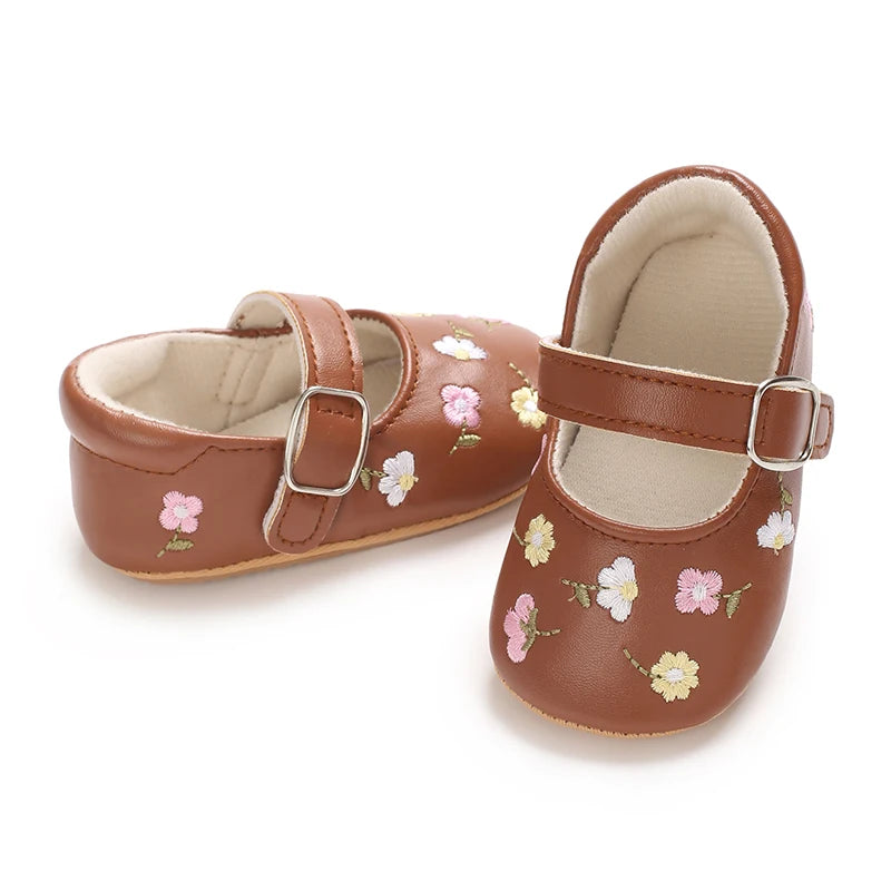 New Baby Shoes Embroidered Girl Baby Shoes Mary Jane Flat Shoes Princess Shoes Non slip Rubber Soles 0-18M Newborn