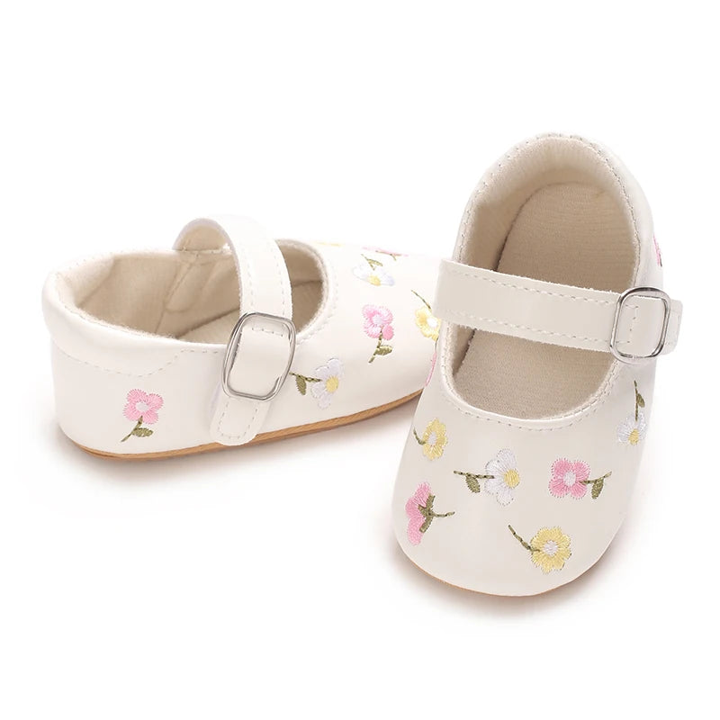 New Baby Shoes Embroidered Girl Baby Shoes Mary Jane Flat Shoes Princess Shoes Non slip Rubber Soles 0-18M Newborn