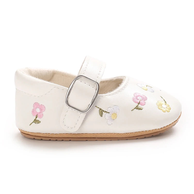 New Baby Shoes Embroidered Girl Baby Shoes Mary Jane Flat Shoes Princess Shoes Non slip Rubber Soles 0-18M Newborn