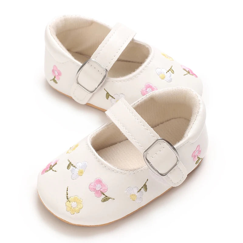 New Baby Shoes Embroidered Girl Baby Shoes Mary Jane Flat Shoes Princess Shoes Non slip Rubber Soles 0-18M Newborn