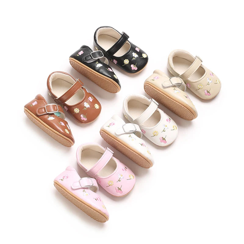 New Baby Shoes Embroidered Girl Baby Shoes Mary Jane Flat Shoes Princess Shoes Non slip Rubber Soles 0-18M Newborn