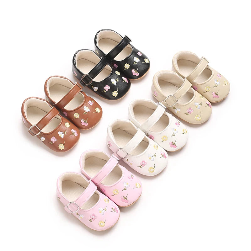 New Baby Shoes Embroidered Girl Baby Shoes Mary Jane Flat Shoes Princess Shoes Non slip Rubber Soles 0-18M Newborn