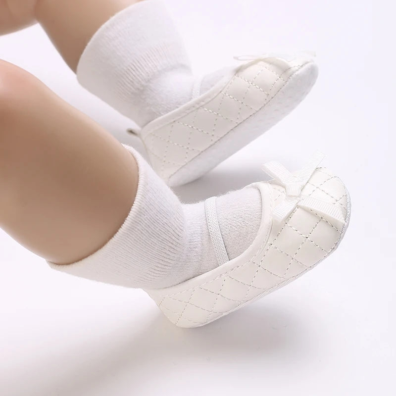 Newborn Baby Shoes Classic Fashion Mary Jane Ballet Flat Shoes Non slip Bow Baby Shoes Preschool Baptist Soft Sole Walking Shoes