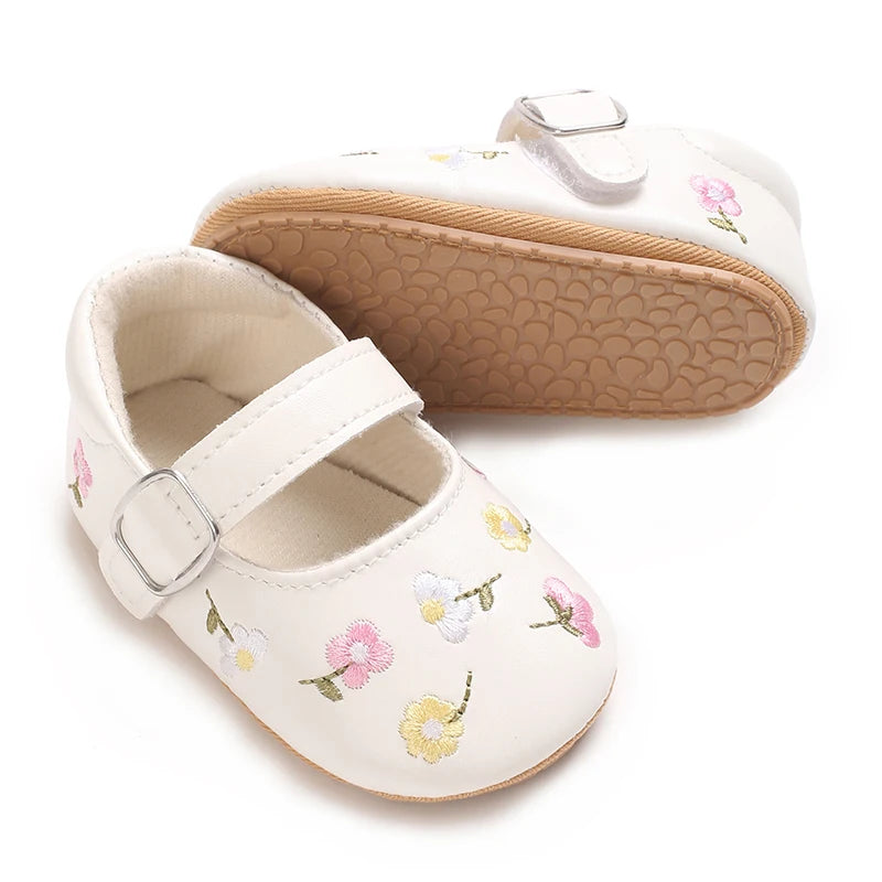 New Baby Shoes Embroidered Girl Baby Shoes Mary Jane Flat Shoes Princess Shoes Non slip Rubber Soles 0-18M Newborn