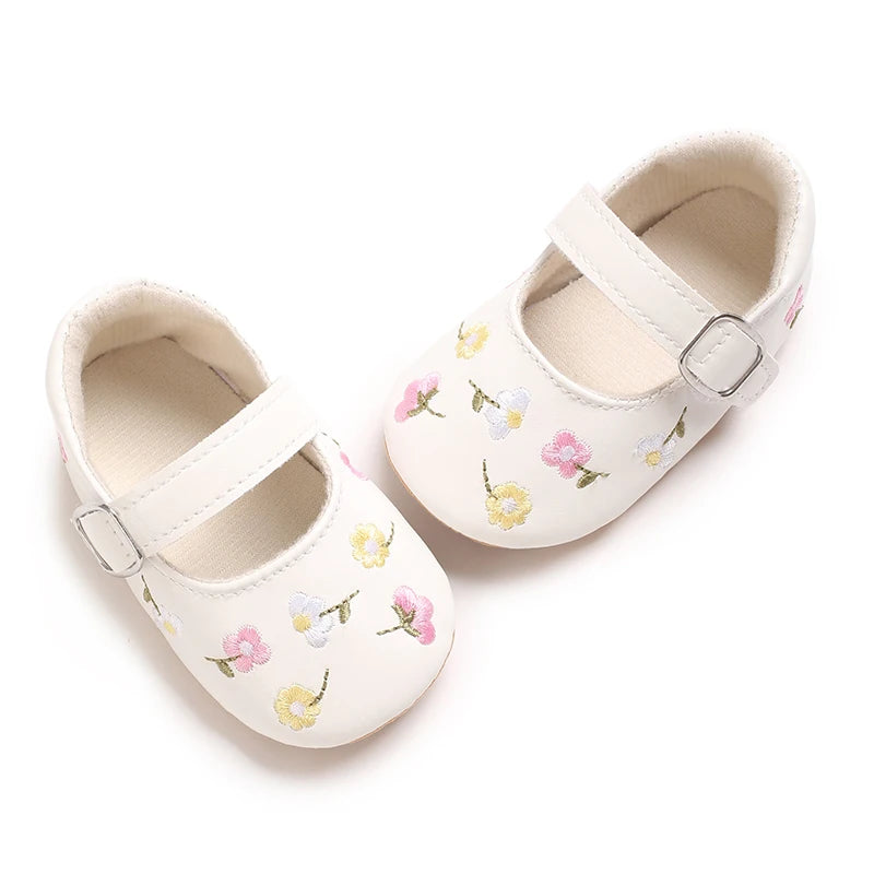 New Baby Shoes Embroidered Girl Baby Shoes Mary Jane Flat Shoes Princess Shoes Non slip Rubber Soles 0-18M Newborn